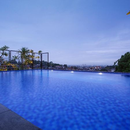 Hotel Neo Dipatiukur Bandung By Aston Exterior foto