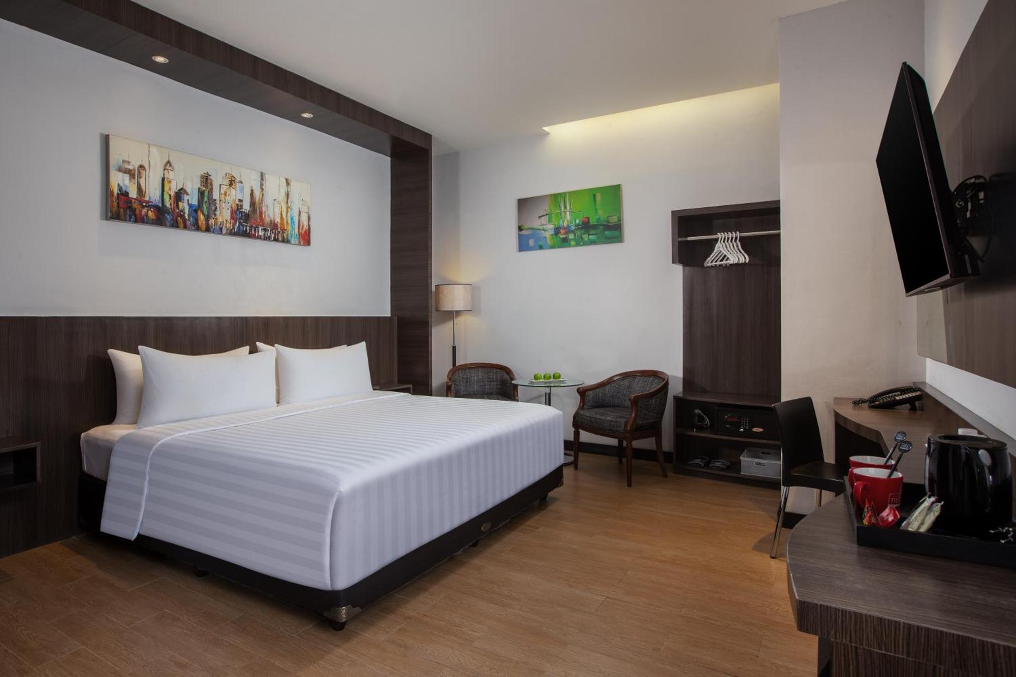 Hotel Neo Dipatiukur Bandung By Aston Exterior foto
