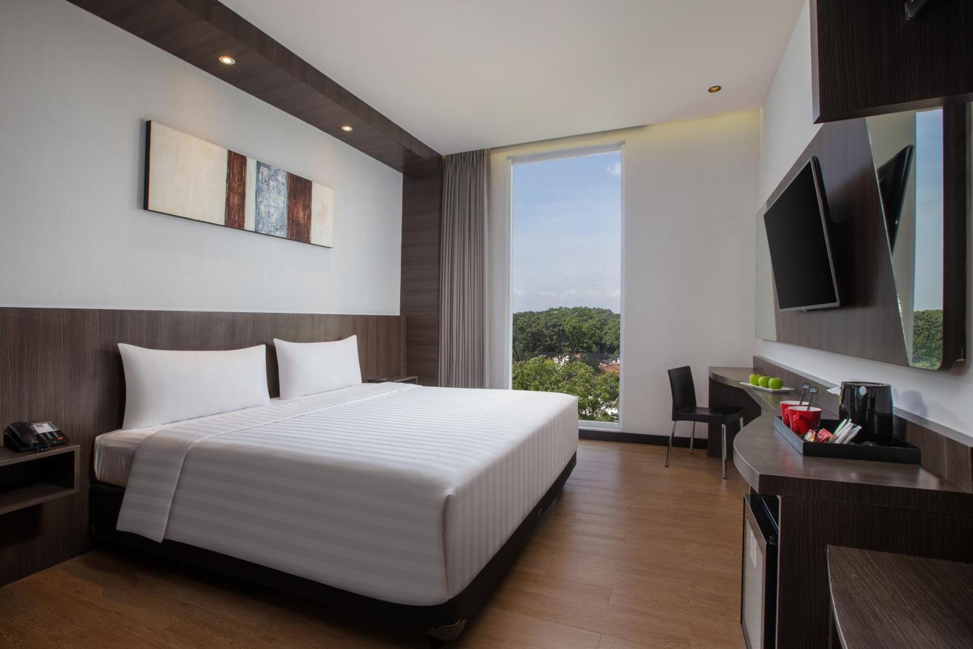 Hotel Neo Dipatiukur Bandung By Aston Exterior foto